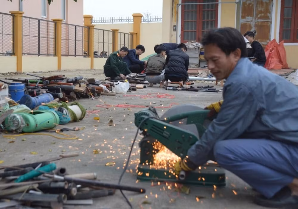 nghe an tieu huy hang tram vu khi vat lieu no va cong cu ho tro hinh 1
