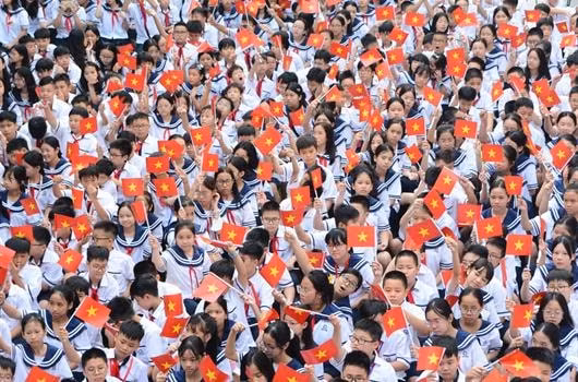 tung buoc dua tieng anh tro thanh ngon ngu thu hai trong truong hoc hinh 1