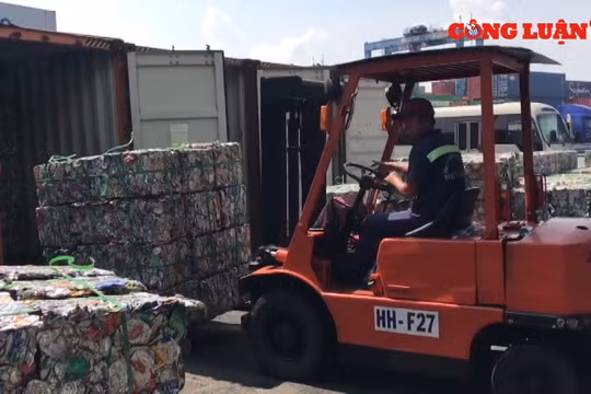 TP. HCM: Xử lý container phế liệu tồn đọng ở cảng Cát Lái