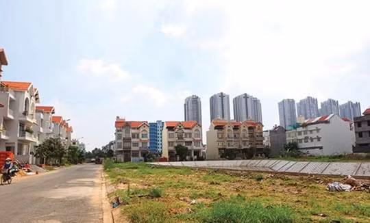 Bất động sản TPHCM năm 2020: Đất nền vẫn là ‘vua’