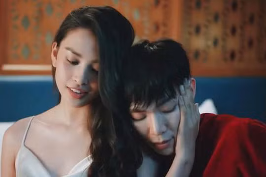 Erik lần đầu lên tiếng về cuộc gọi tỏ tình với Hoa hậu Tiểu Vy