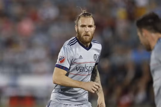 Sao LA Galaxy mất việc chỉ vì lời 'vạ miệng' phân biệt chủng tộc của vợ