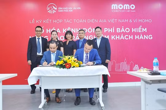 Ví MoMo và AIA hợp tác mở kênh đóng phí bảo hiểm