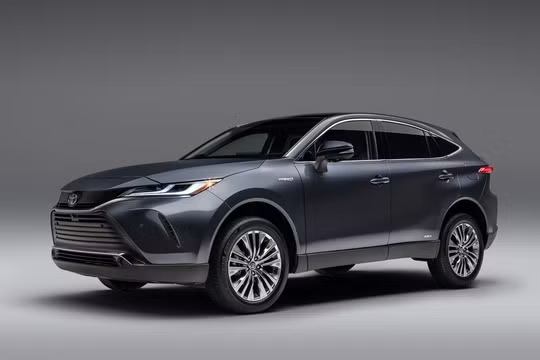 Toyota Venza 2021 được thay đổi thiết kế mới và trang bị tiện nghi hơn