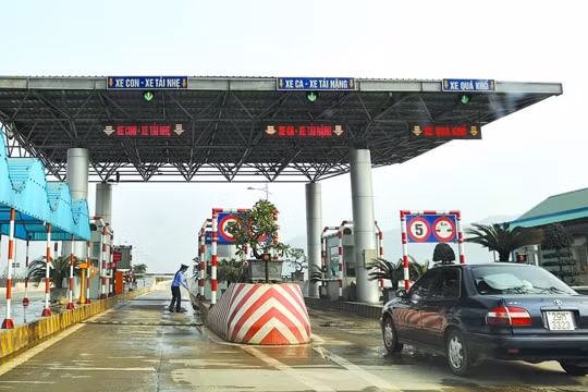Thủ tướng yêu cầu Bộ GTVT đánh giá kỹ việc 'tăng phí cứu doanh nghiệp BOT'