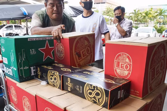 Thái Lan cho phép nhà hàng, khách sạn phục vụ rượu bia trở lại