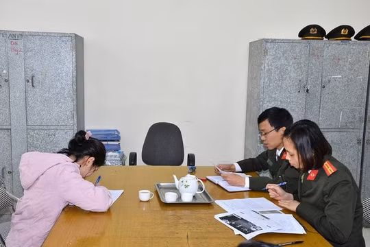 Chống tin giả: Phạt một giáo viên đăng tin sai sự thật về dịch Covid 19