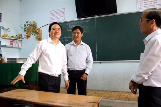 Bộ trưởng Bộ Giáo dục và Đào tạo: Sẽ lùi thời điểm kết thúc năm học