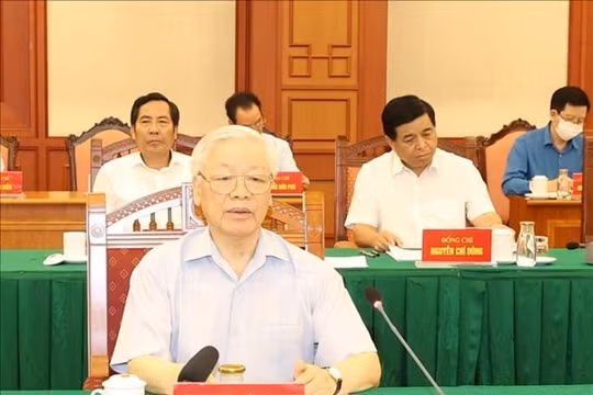 Tiếp tục bổ sung, hoàn thiện dự thảo văn kiện trình Đại hội XIII
