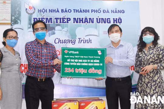 Chương trình “Chung tay cùng tuyến đầu chống dịch Covid-19” tiếp nhận 234 triệu đồng