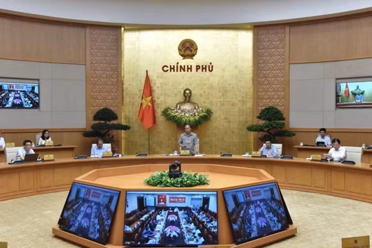Thủ tướng chủ trì họp trực tuyến toàn quốc phòng, chống dịch COVID-19