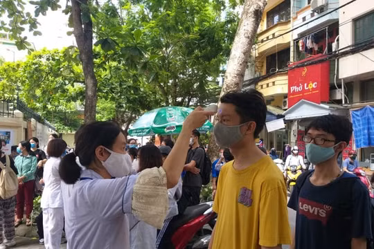 Chuyên gia nói gì khi phổ điểm thi tốt nghiệp THPT 2020 "quá đẹp"?