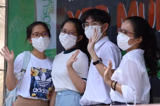 Đề thi môn Vật lý kỳ thi tốt nghiệp THPT 2020 đợt 2 (24 mã đề)