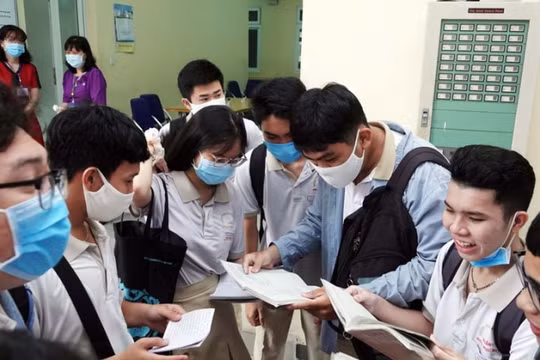 Đề thi môn Hóa học kỳ thi tốt nghiệp THPT 2020 đợt 2 (24 mã đề)