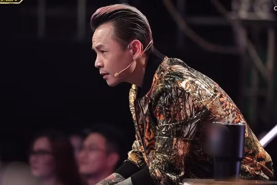 Dàn huấn luyện viên Rap Việt lên đồ ngày càng chất