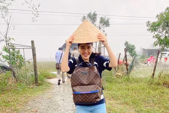 Bảo Thy cười tươi khi đi từ thiện kèm lời giải thích khiến ai cũng ấm lòng