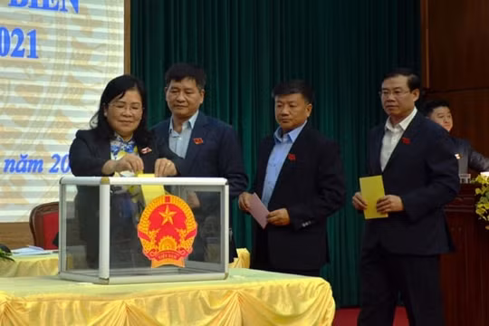 Điện Biên bầu Phó Chủ tịch HĐND và hai Phó Chủ tịch UBND tỉnh