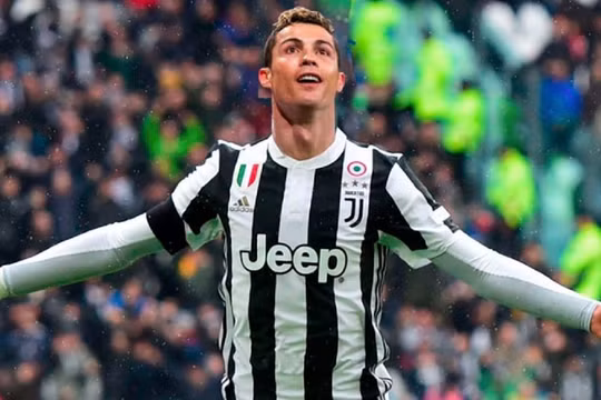 Ronaldo giành liên tiếp 2 giải thưởng, hẹn đấu Messi ở Nou Camp