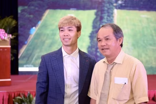 Công Phượng nhận quà khủng từ ông chủ bầu Đức