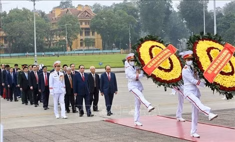 Lãnh đạo Đảng, Nhà nước viếng Chủ tịch Hồ Chí Minh nhân 45 năm Ngày thống nhất đất nước