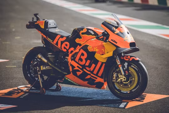 Xe KTM RC16 thi đấu mùa giải MotoGP 2019 được bán với giá 7,8 tỷ đồng