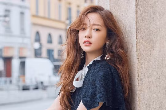 Hé lộ loạt tình tiết gây sốc về gia đình nữ idol quá cố Goo Hara