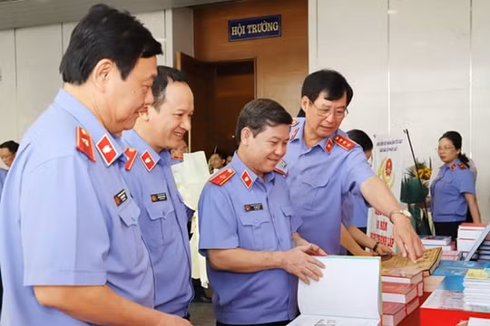 Báo Bảo vệ pháp luật tổng kết và trao giải hai cuộc thi viết về ngành Kiểm sát nhân dân