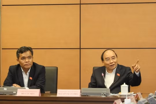 Trong ASEAN, Việt Nam là nước duy nhất tăng trưởng dương