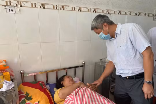 Không để dịch bệnh bùng phát sau lũ