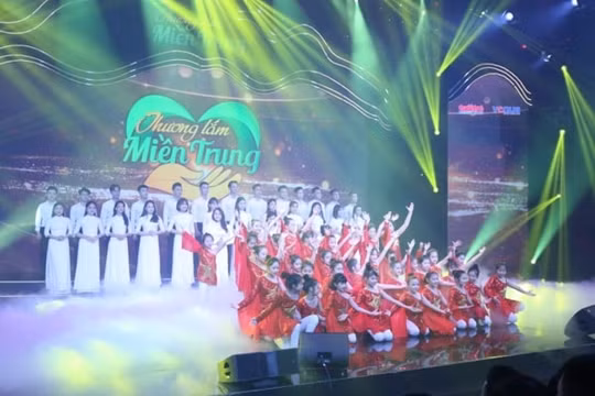 Xúc động và ý nghĩa chương trình nghệ thuật "Thương lắm miền Trung"
