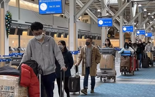 Thêm hai chuyến bay đưa công dân Việt Nam từ Canada và Nhật Bản về nước