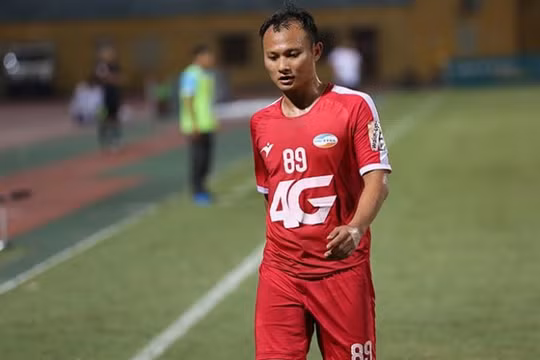 Trọng Hoàng phải nghỉ thi đấu 3 tuần vì rách cơ đùi