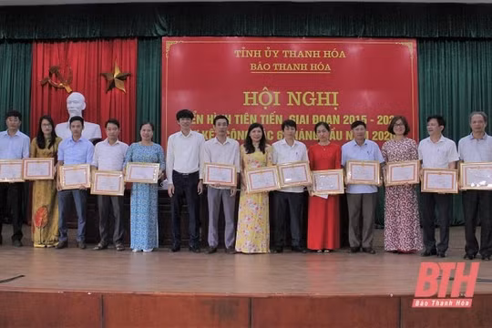 Báo Thanh Hóa tổ chức hội nghị biểu dương các điển hình tiên tiến giai đoạn 2015-2020