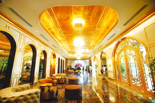 Chuyện về khách sạn dát vàng từ trong ra ngoài đầu tiên tại Hà Nội