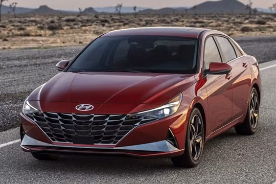 Hyundai Elantra thế hệ thứ 7 xuất hiện với nhiều nâng cấp