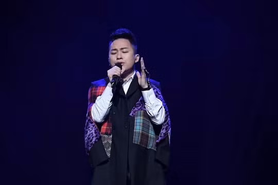 Tin tức giải trí hôm nay (22/4): Tùng Dương làm MV Studio với các nghệ sĩ quốc tế