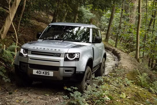 Land Rover Defender 2021 ra mắt tại Anh