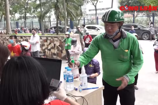 Sau cây “ATM gạo” Hà Nội lại xuất hiện “Siêu thị hạnh phúc”