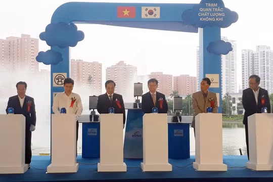 Hà Nội tiếp nhận 24 trạm quan trắc không khí tự động