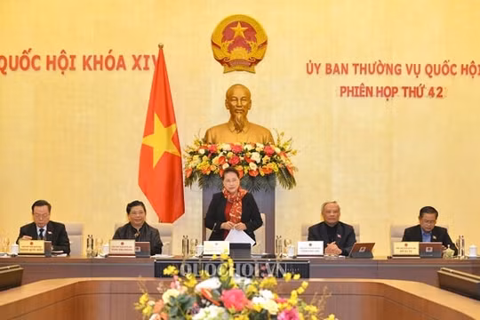 Khai mạc Phiên họp thứ 42 của Ủy ban Thường vụ Quốc hội