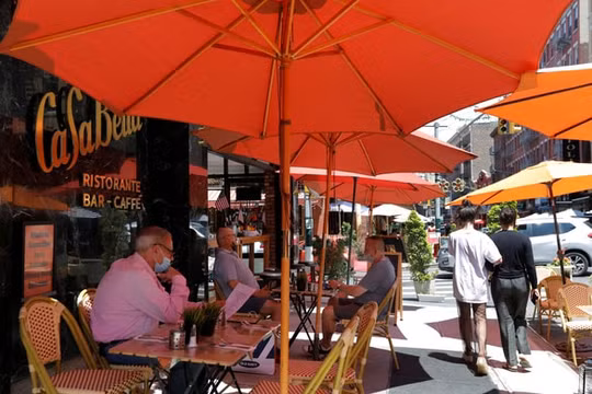 Khách đến New York phải cách ly trong 14 ngày