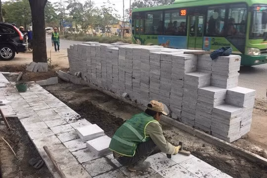Hà Nội lập đoàn kiểm tra chặt chẽ việc thi công lát đá vỉa hè
