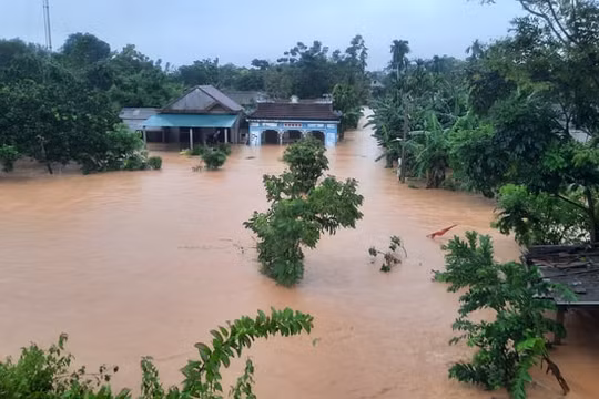 Hỗ trợ kịp thời đảm bảo đời sống của người dân trong vùng mưa bão