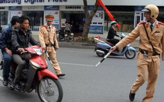Đề xuất 28 nhóm hành vi vi phạm sẽ bị trừ điểm giấy phép lái xe