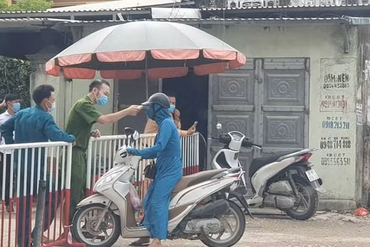 Đình chỉ công tác Trưởng Trạm Y tế phường Quảng Vinh do thiếu trách nhiệm trong giám sát công dân từ vùng dịch về