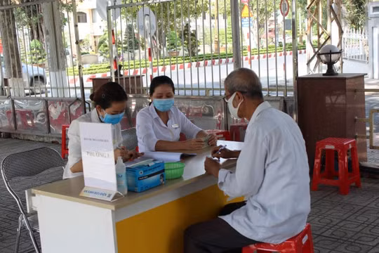 BHXH Việt Nam chỉ đạo công tác chi trả lương hưu, trợ cấp BHXH tháng 8, 9/2020 tại một số tỉnh miền Trung,Tây Nguyên