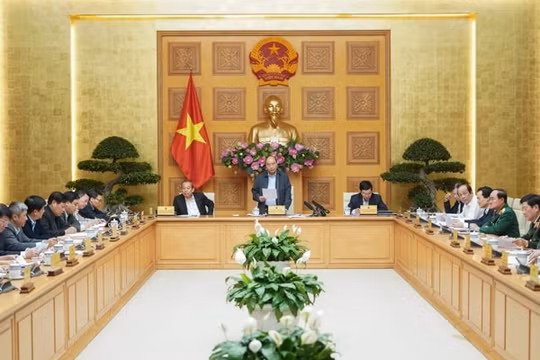 Thủ tướng: Không để dịch COVID-19 lây lan sang Việt Nam là ưu tiên hàng đầu