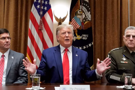 John Bolton: Trump đe dọa rút quân khỏi Nhật Bản, Hàn Quốc