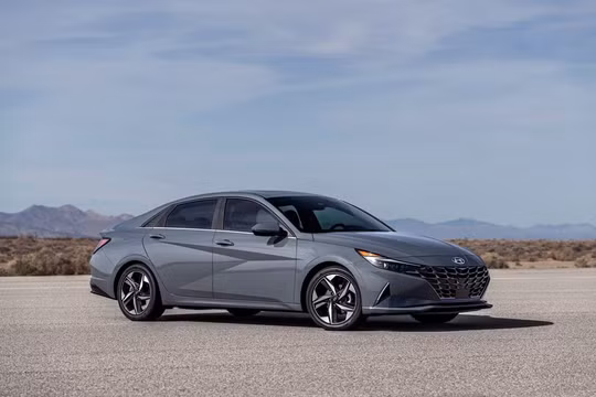 Hyundai Elantra 2021 ra mắt tại thị trường Mỹ với 3 tùy chọn động cơ