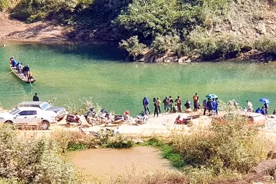 Đã tìm thấy thi thể cán bộ giám sát giao thông bị nước lũ cuốn trôi ở Điện Biên